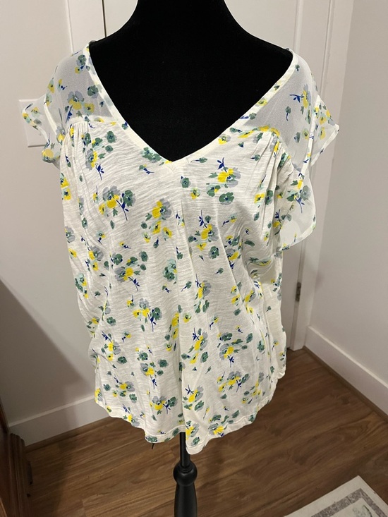 Lucky Brand Tops - Women’s Lucky Brand Floral Short Sleeved Top Size XL NWT